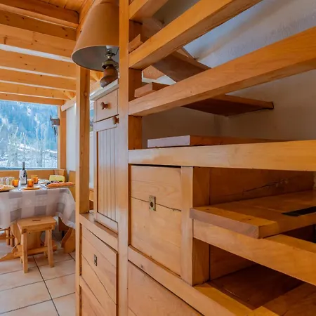 Grand Roc A17 - 150m From Slopes, View, Parking & Wifi - Happy Appartement Chamonix