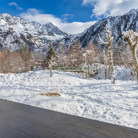 Grand Roc A17 - 150m From Slopes, View, Parking & Wifi - Happy * Chamonix